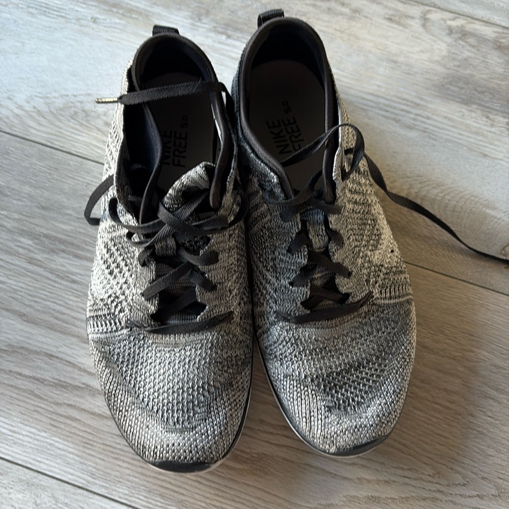 Nike Free TR Flyknit Metallic Gray Womens US Size 7.5 Running Shoes